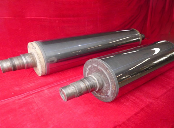 帶有氧化物複合熱噴塗塗層鏡麵壓光輥