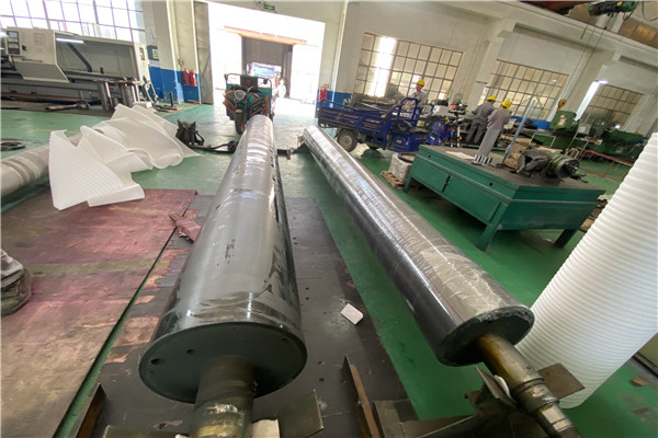 導網輥表麵修複.jpg 導網輥表麵修複.jpg